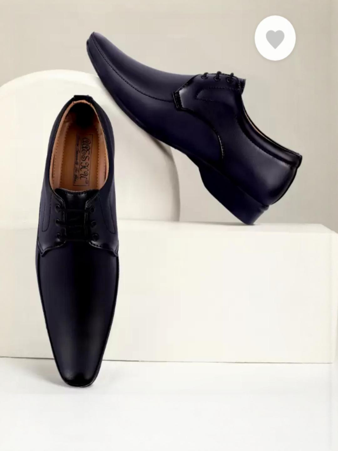 Aaeshu Men Black Solid Formal Shoes