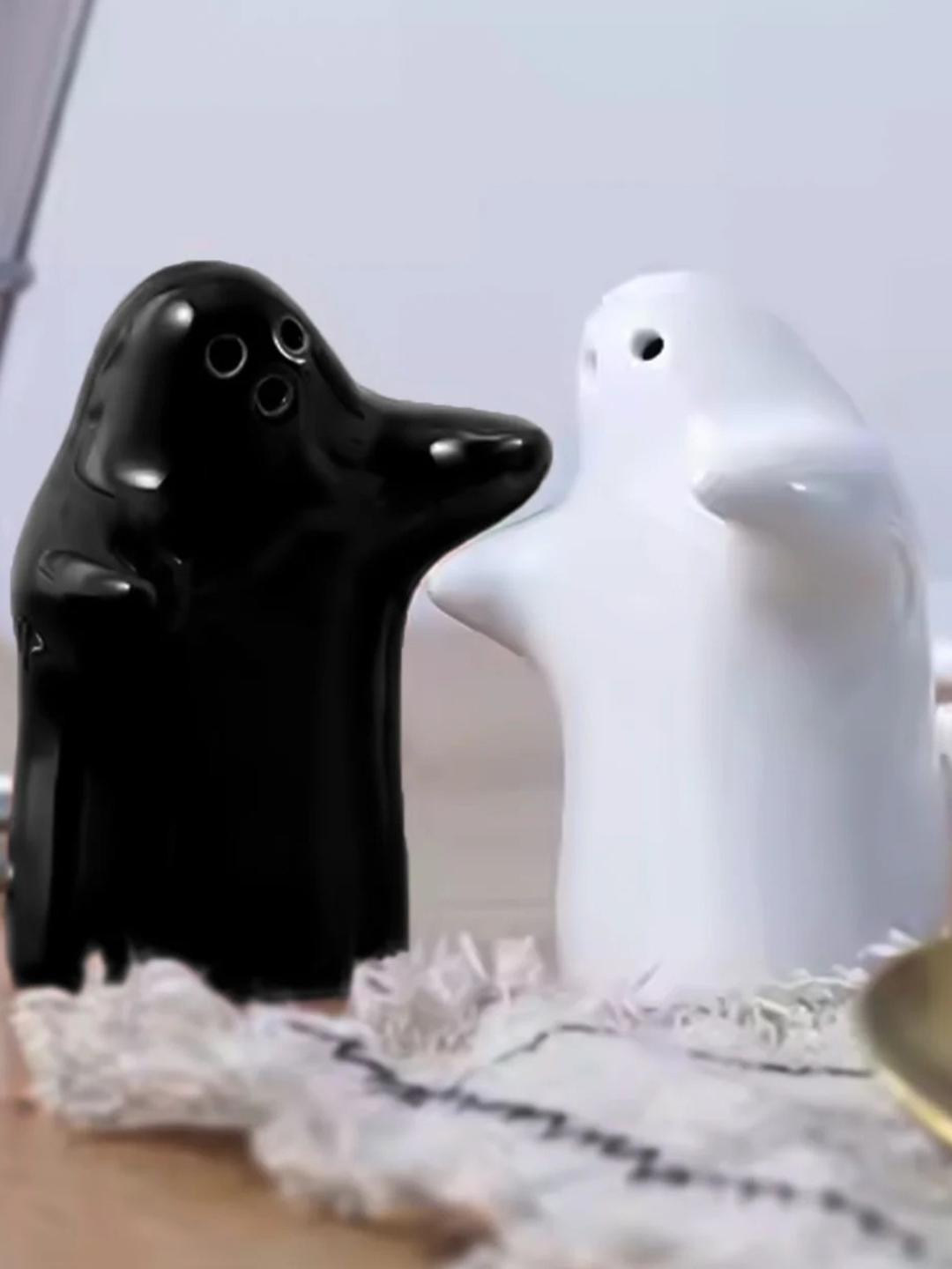 DeoDap Seasoning Shakers Set Salt & Pepper Dispensers