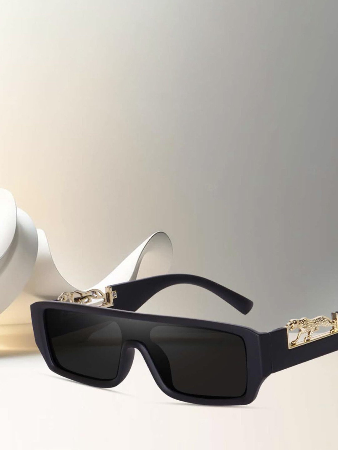 HAYDEN haiza Men Square Sunglasses With Polarised Lens VETIGER