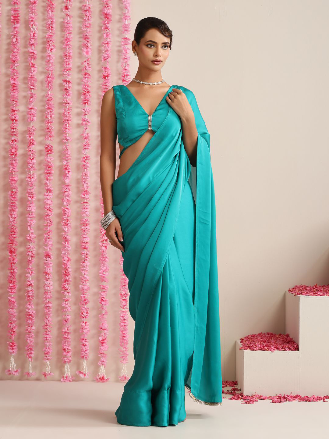 Swtantra Solid Satin Saree with Glamorous Lace and Blouse Fabric