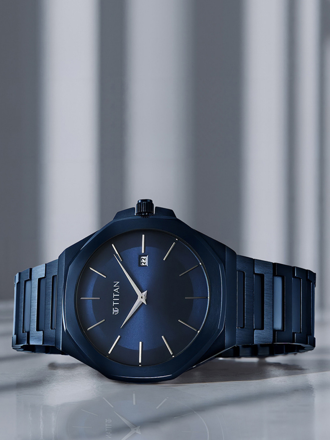 Titan Men Brass Dial & Stainless Steel Bracelet Style Straps Analogue Watch 90167QM01