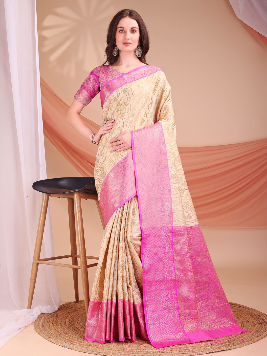 NIYAMI Woven Design Zari Kanjeevaram Saree