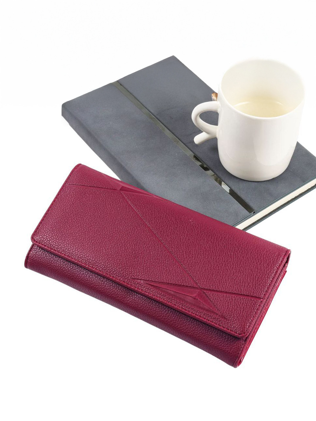 Pieru Women Abstract Textured Envelope