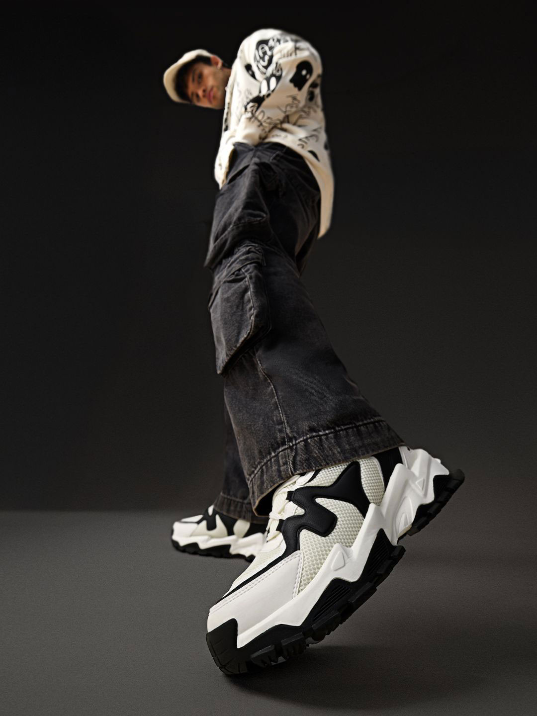 The Souled Store Fumes NX: Storm Men Colourblocked Round Toe Lightweight Lace Ups Sneakers