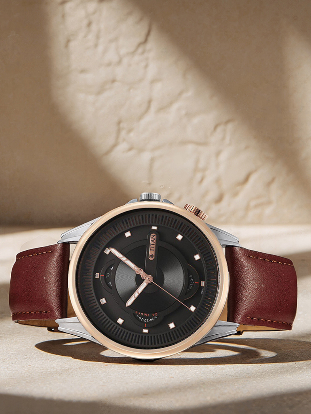 Titan Men Dial & Leather Straps Analogue Watch 1830KL03