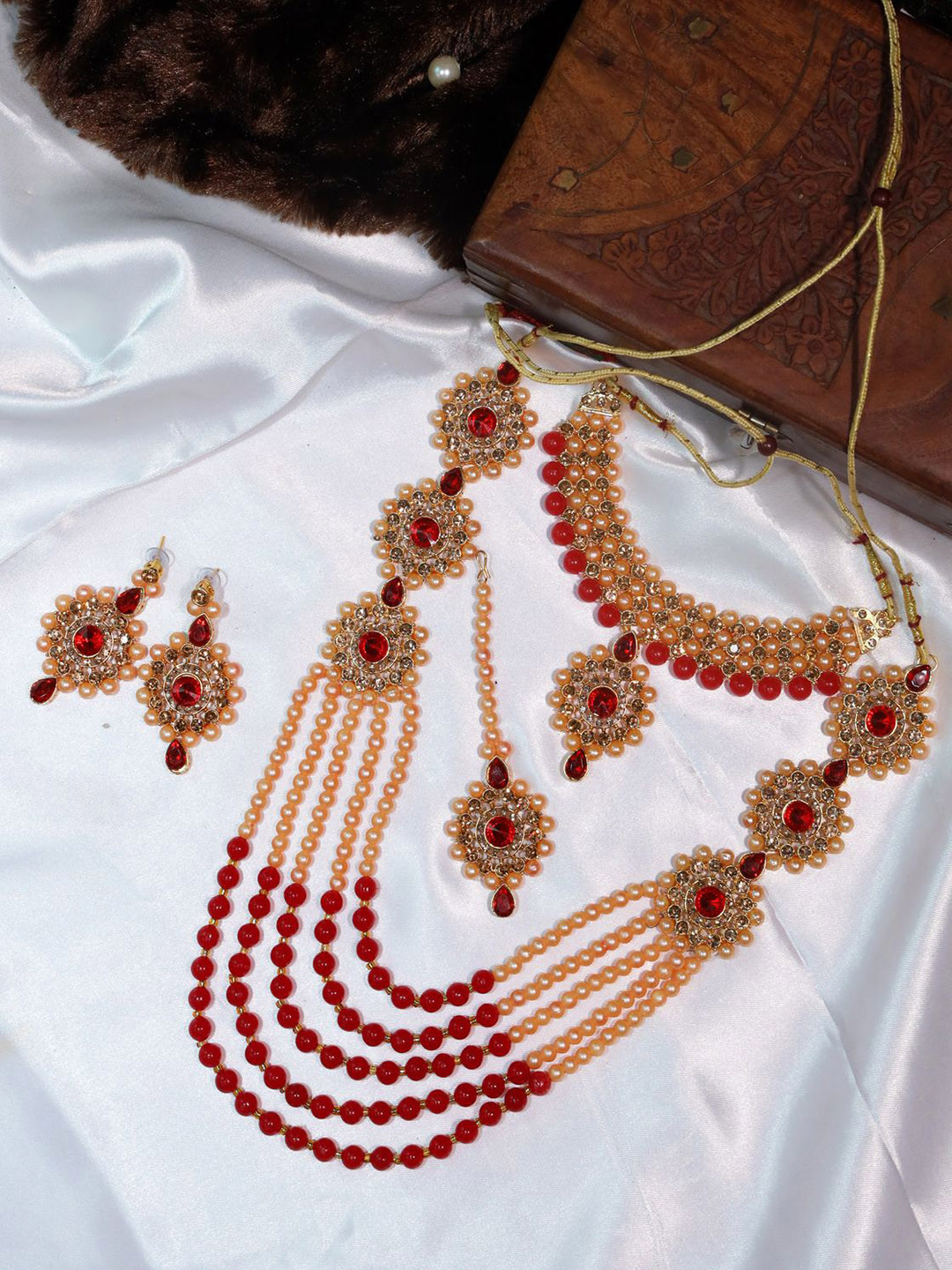 D-ZINE JEWELLERS Gold-Plated Stone-Studded & Beaded JewellerySet