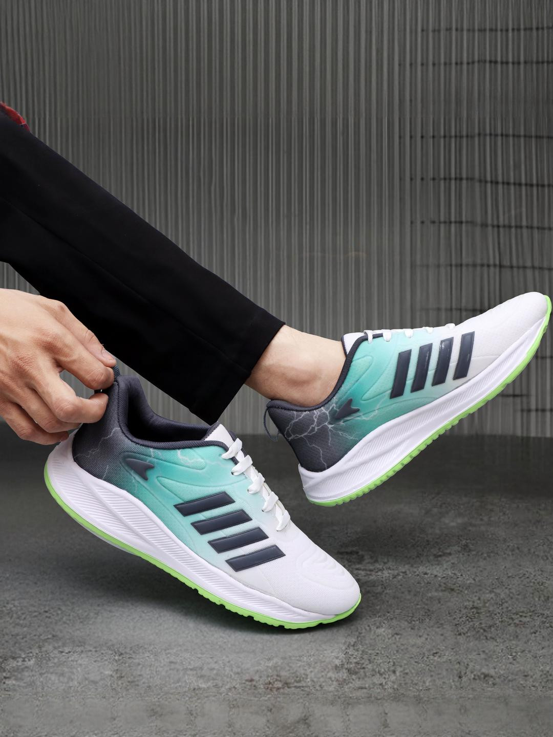 WHITE WALKERS Men Green Mesh Casual Shoes