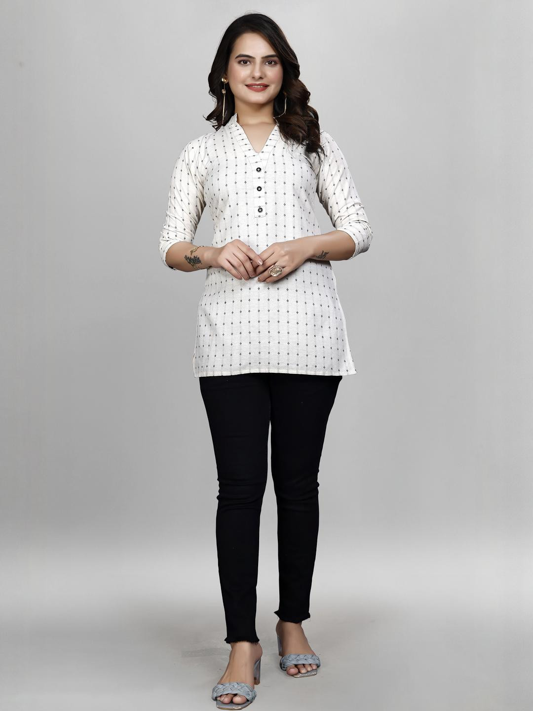 MANTRA DESIGNER Women  Blue Linen Kurtas