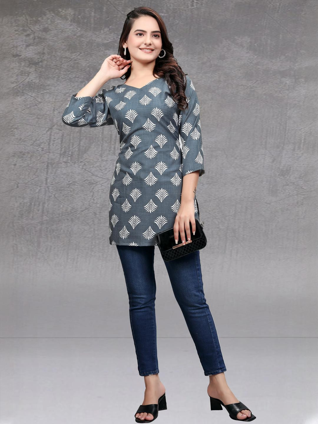 MANTRA DESIGNER Women  Grey Blended Kurtas