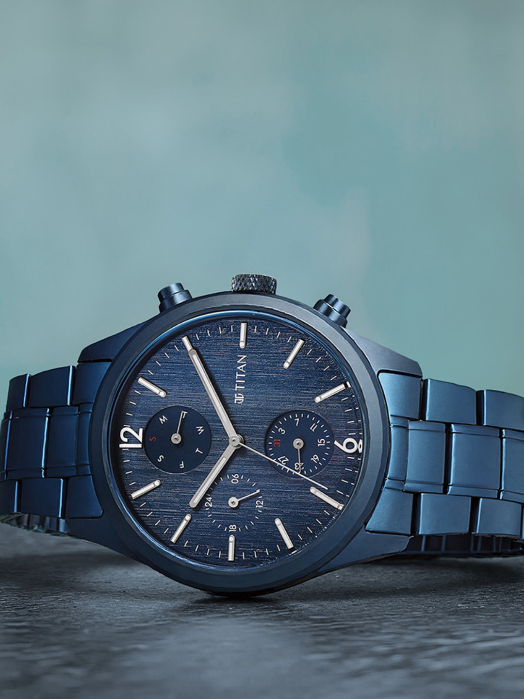 Titan Men Classique Bracelet Style Analogue Watch 1805KM07-Grey