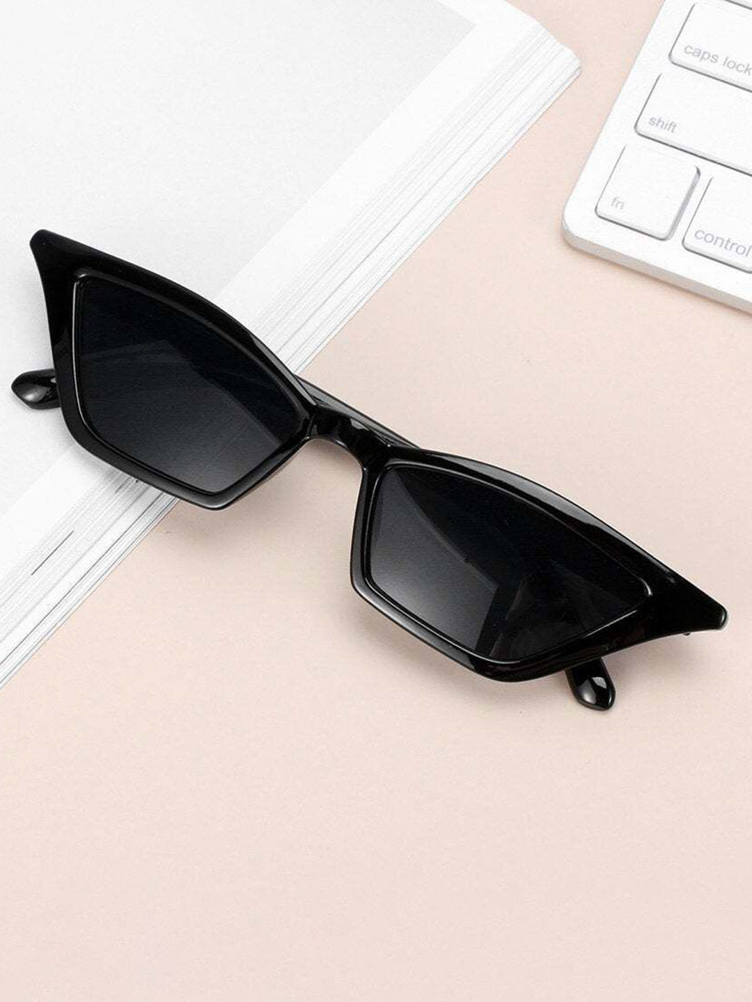 HAYDEN haiza Men Cateye Sunglasses With Polarised Lens 2W