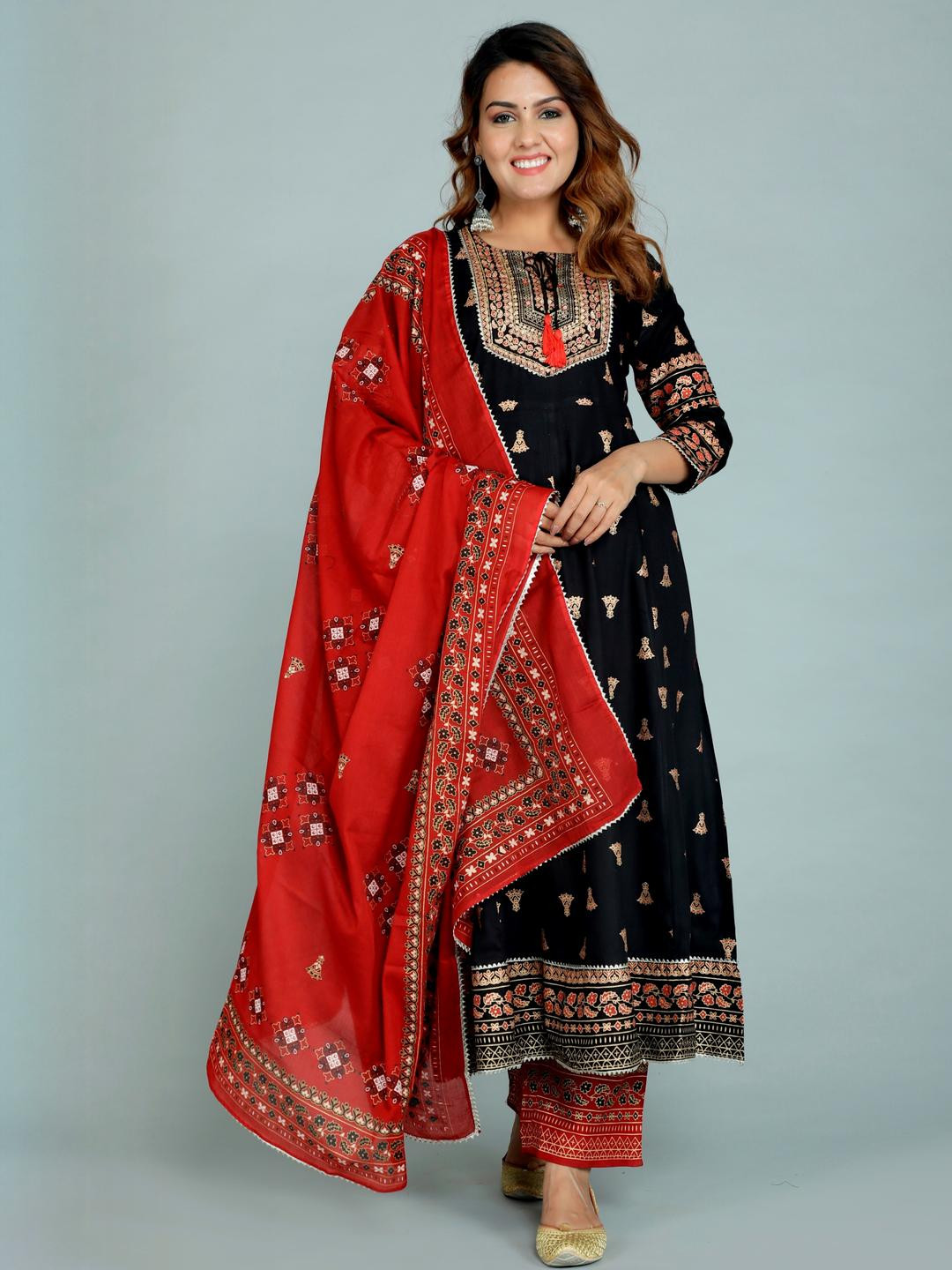 Patni Ethnic Women Self Design Viscose Rayon Kurta Sets