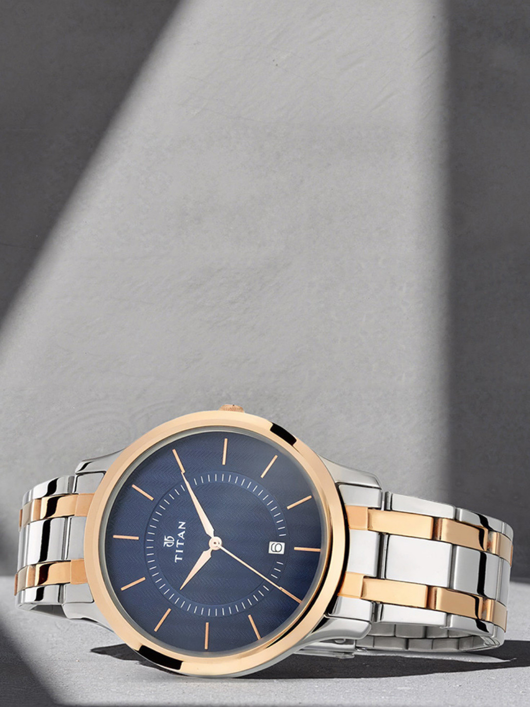 Titan Men Blue Analogue Watch NM1825KM01