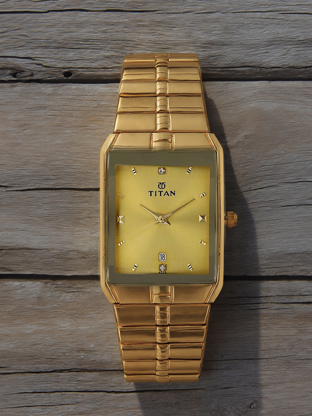 Titan Men Gold-Toned Dial Watch NH9151YM03A