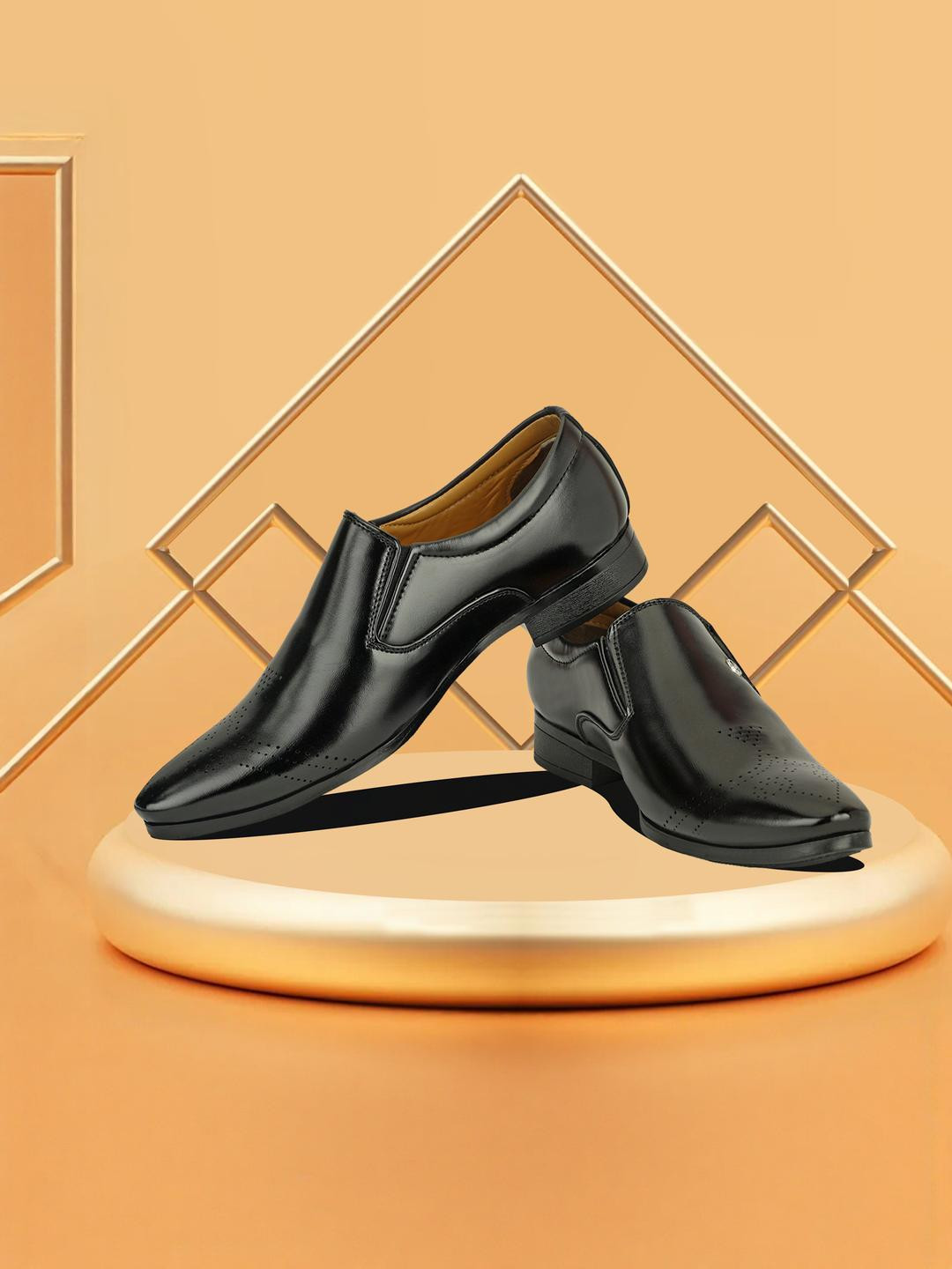 Blue Horse Formal Black solid Shoe for Men