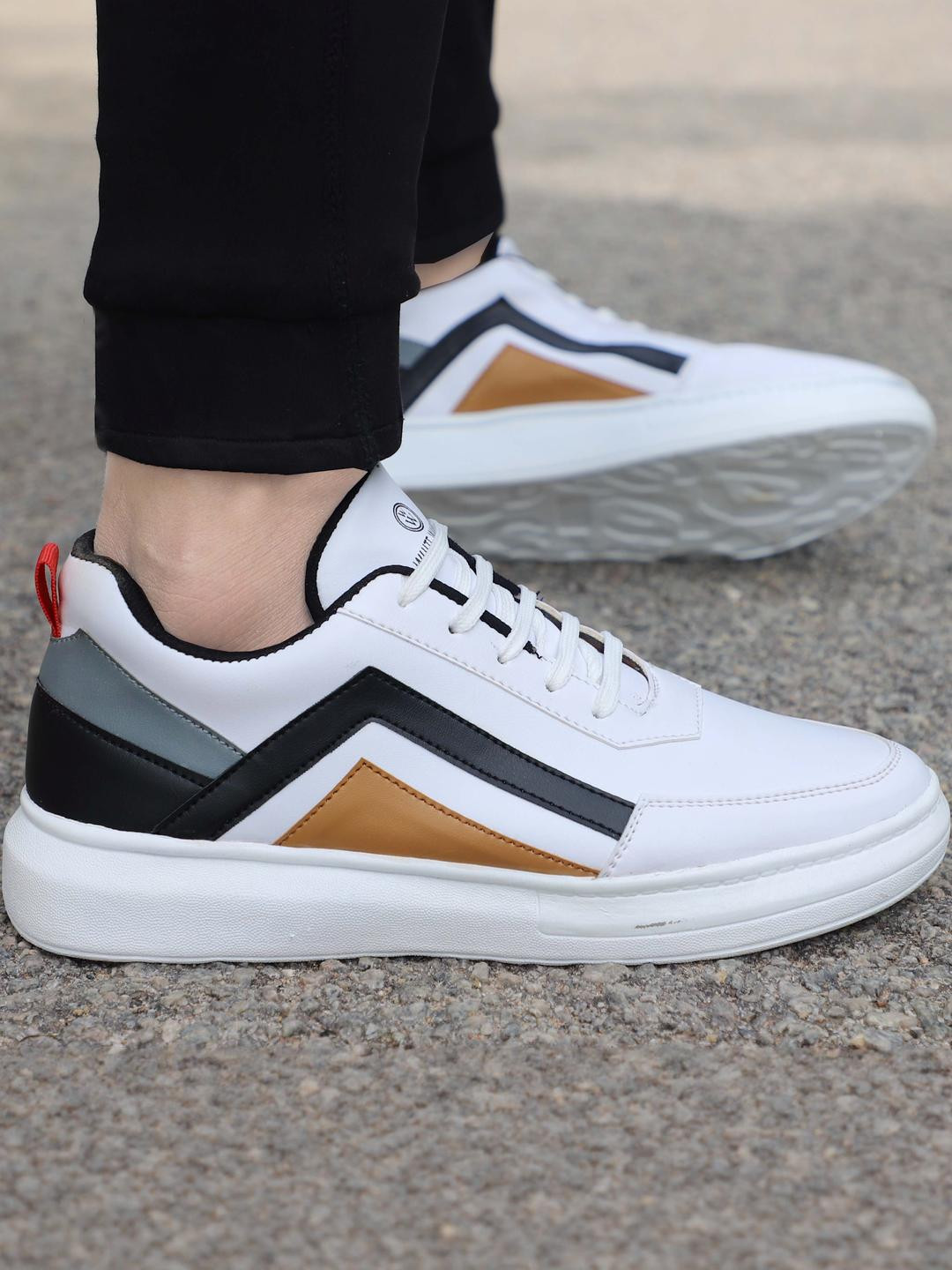 WHITE WALKERS Men White Synthetic Leather Casual Shoes