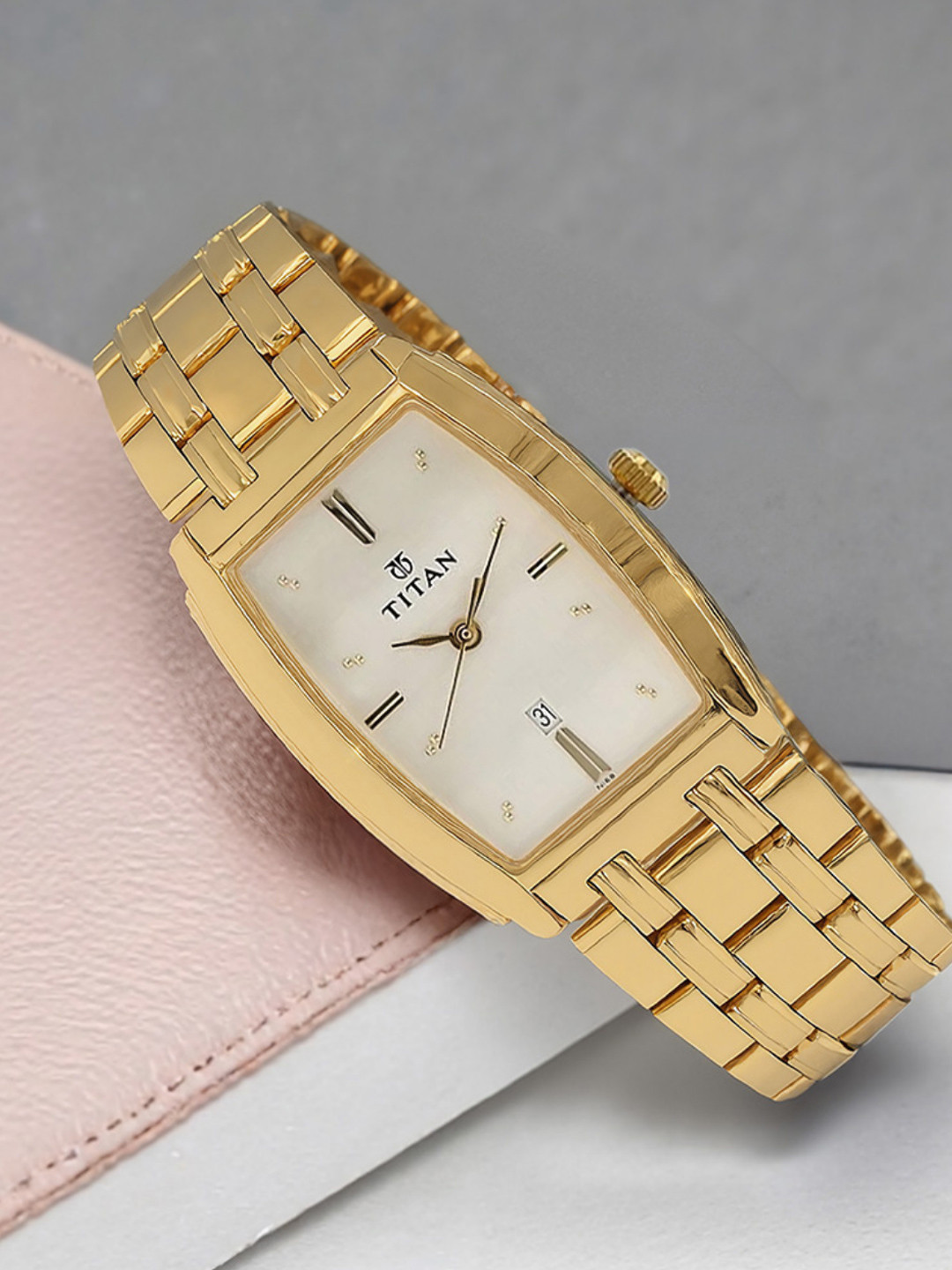 Titan Regalia Men White Analogue watch NL1163YM01