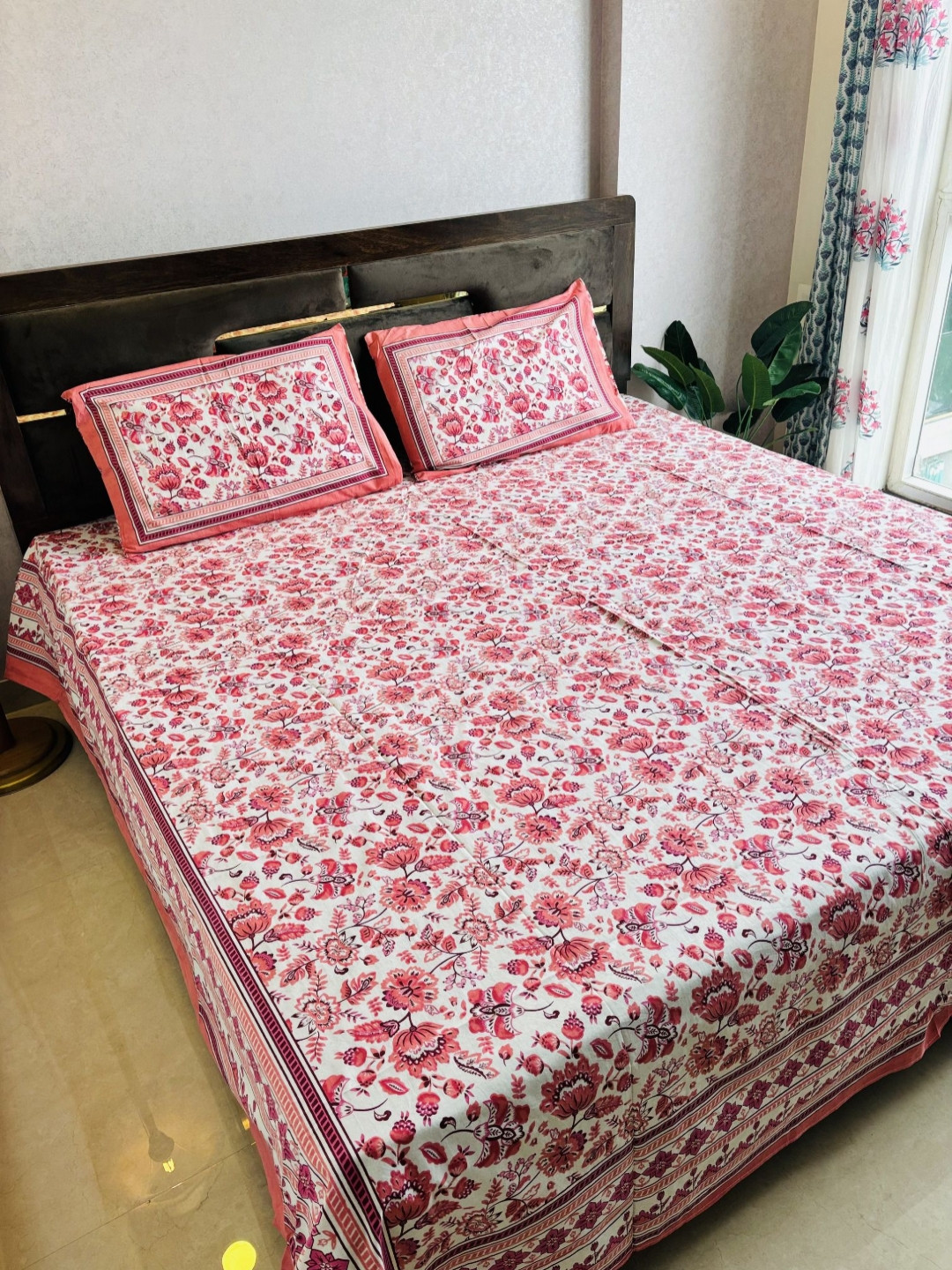 Hawamahal Rajputana Pink Printed Cotton 200 TC Super King Bedsheet Set 2.75 m x 2.75 m