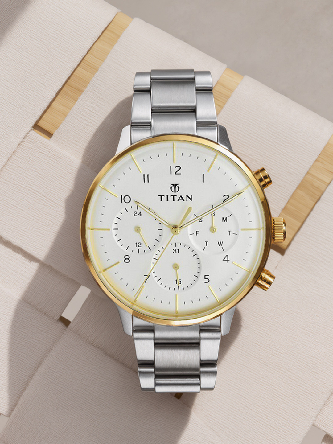 Titan Men White Analogue Watch 90102BM01