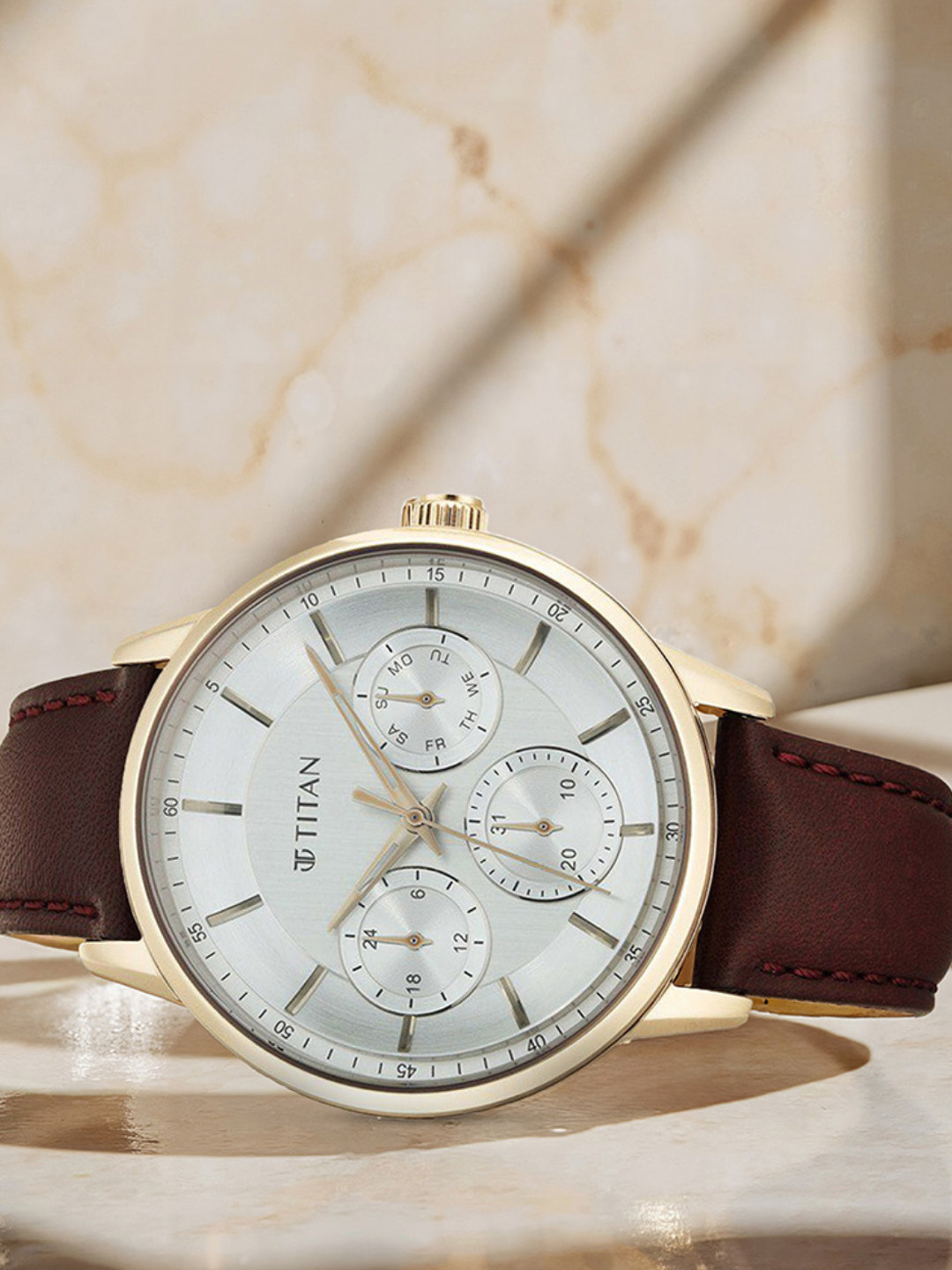 Titan Men Dial & Leather Straps Analogue Watch 90133WL01