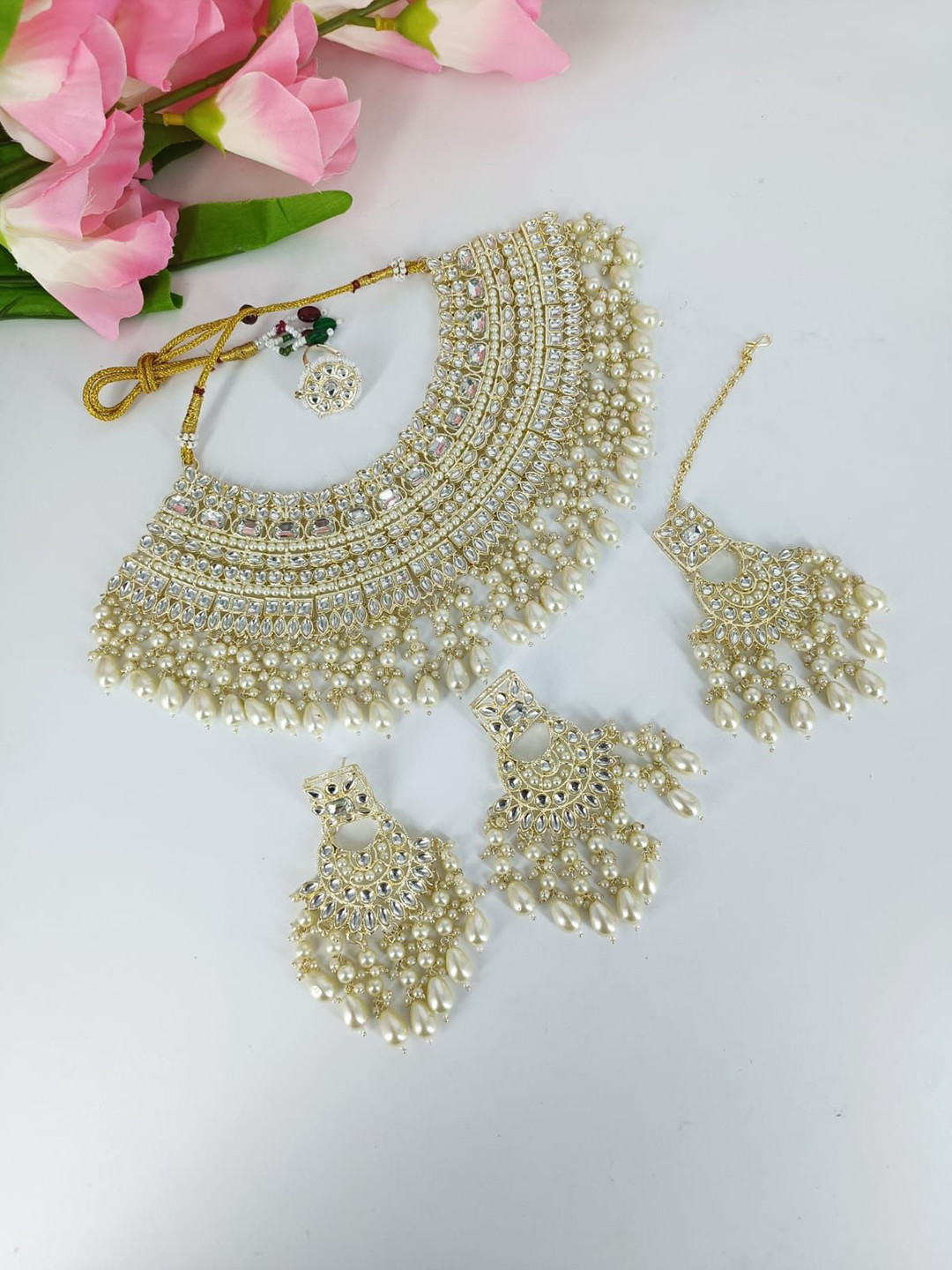 PADMAWATI BANGLES PVT LDT Gold-Plated Kundan-Studded & Beaded Jewellery Set