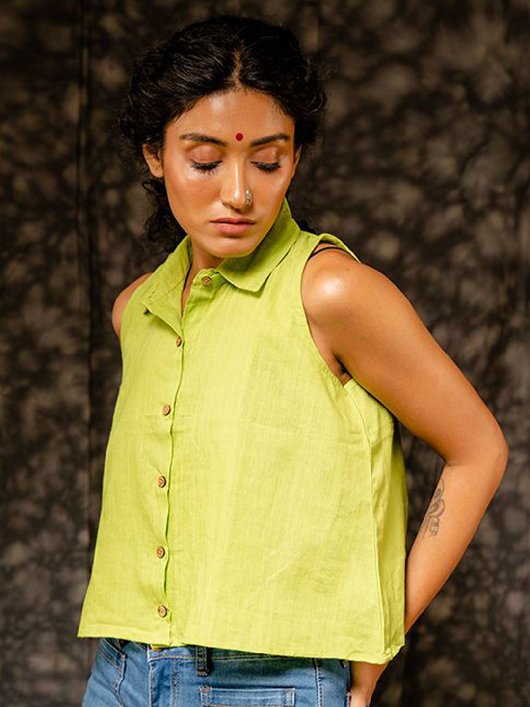 Prathaa Rozaana Women Green Crop Top