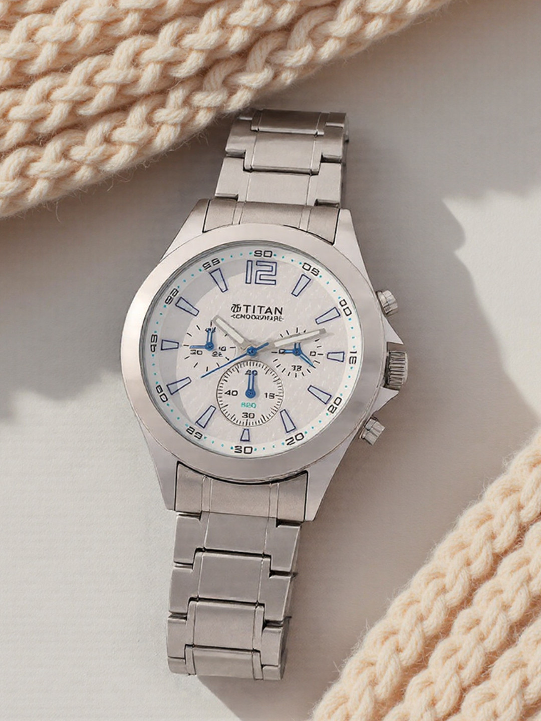 Titan Men Silver-Toned Dial Watch NE9323SM07J