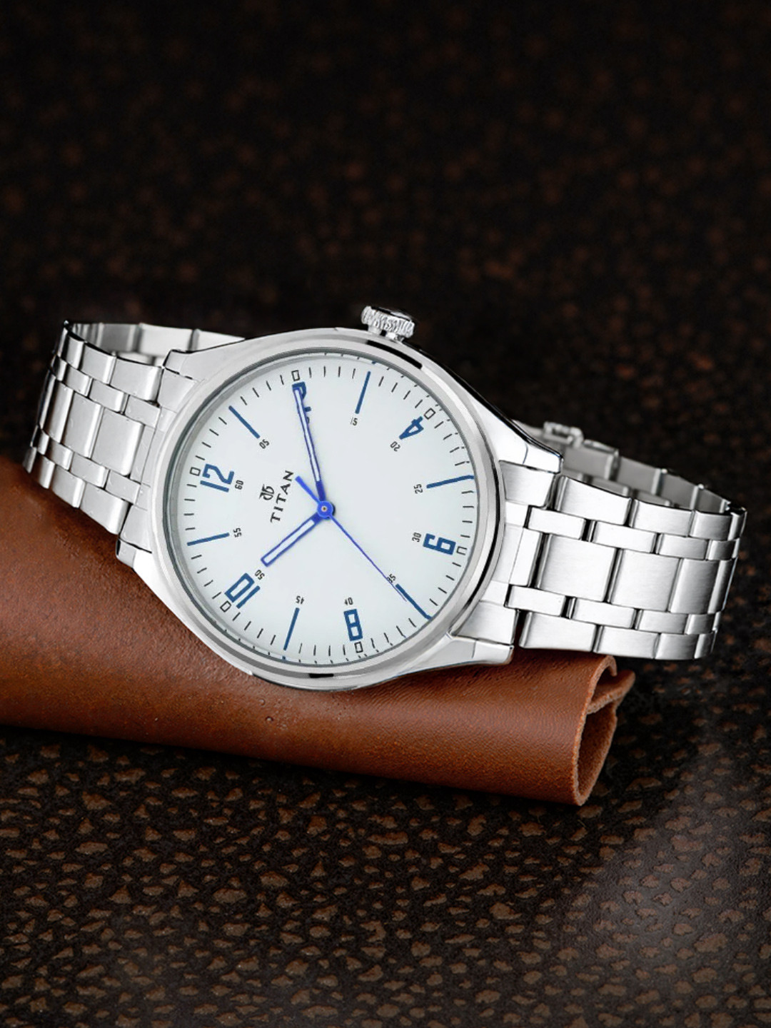 Titan Workwear Men White Analogue watch NL1802SM01