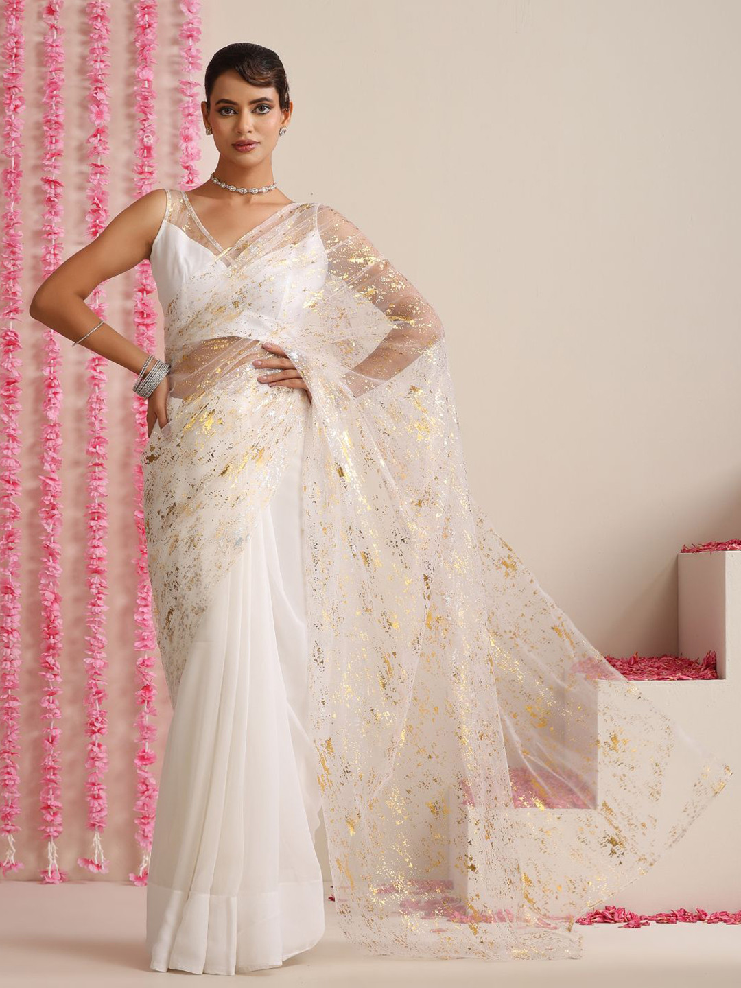 Swtantra White Pure Georgette Saree with Gold Print and Blouse Fabric