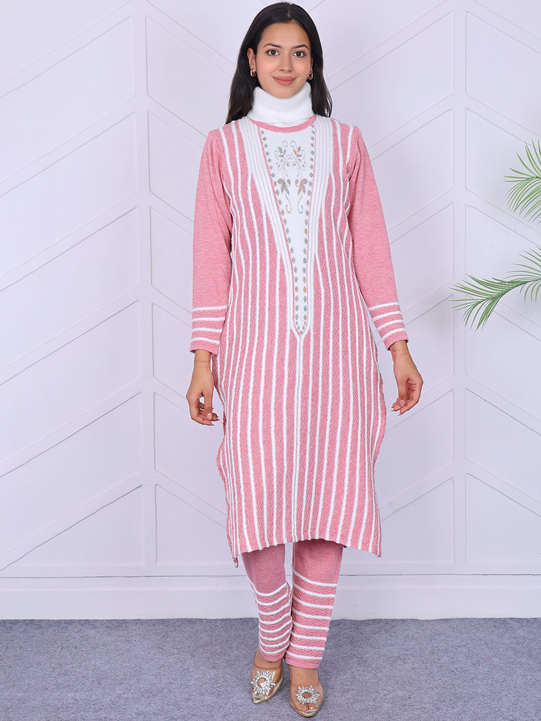 KNITZY Women Striped Regular Woolen Kurta with Trousers