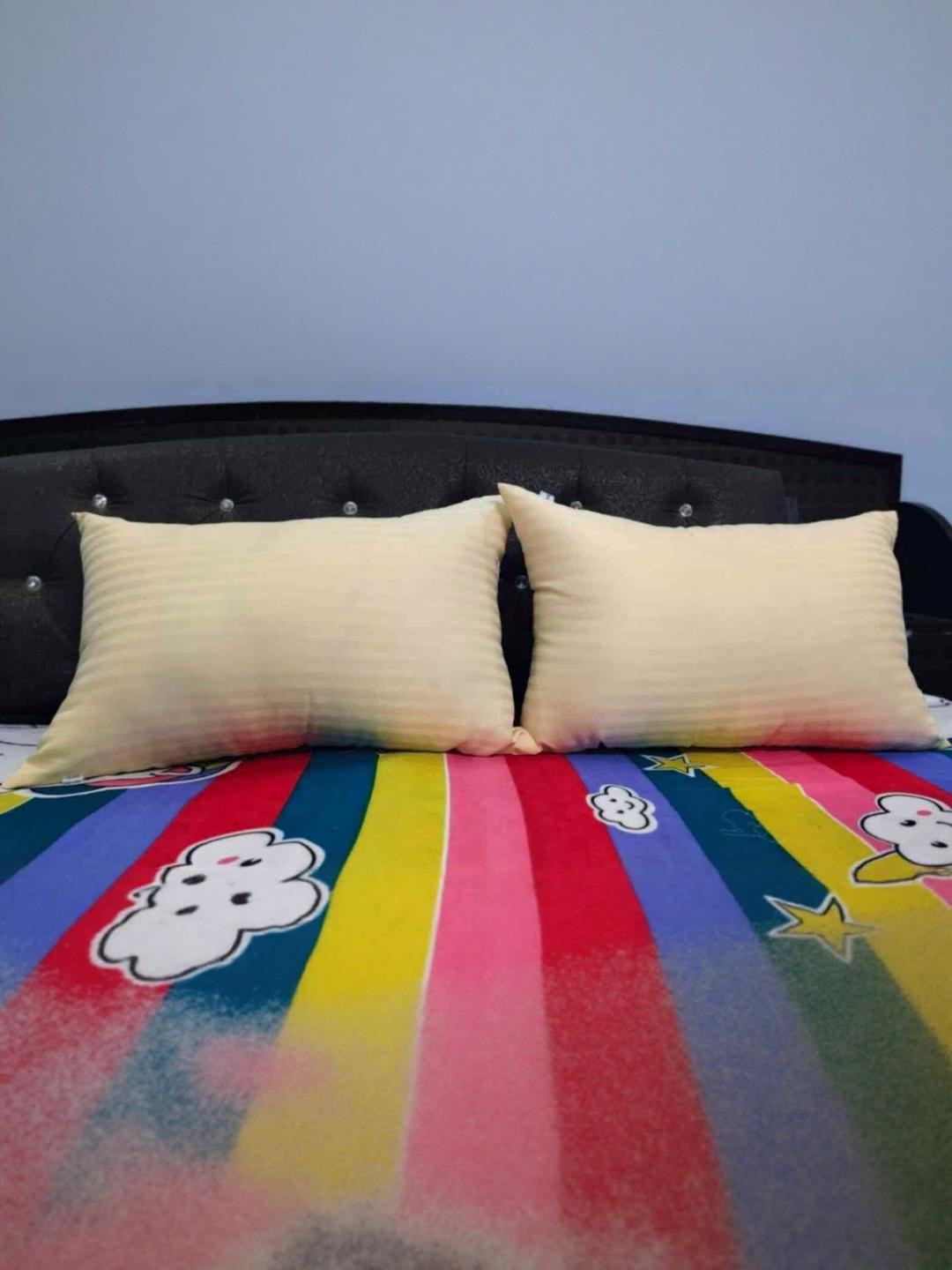 Y&A'M Beige Fibre Filled Polycotton Sleep Pillow