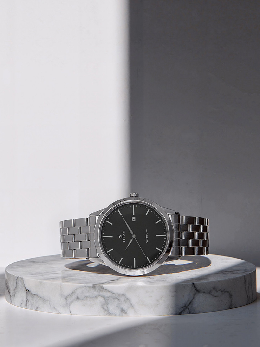 Titan Men Black Dial Watch 1584SM04