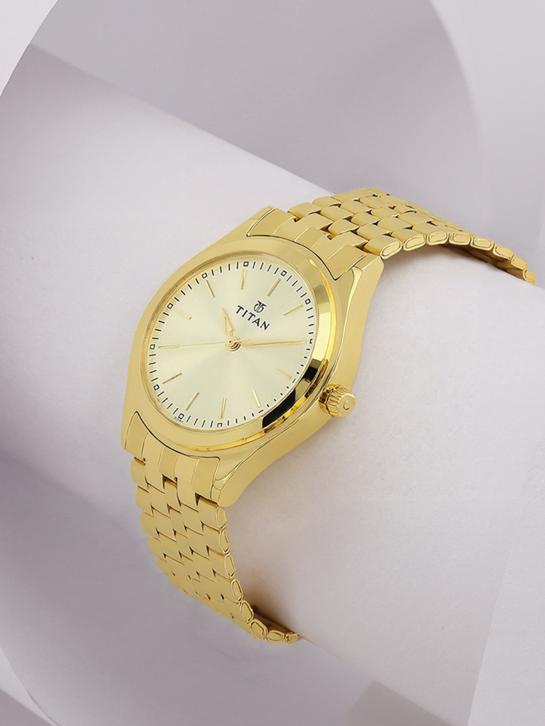 Titan Men Muted Gold-Toned Dial Watch 1648YM02