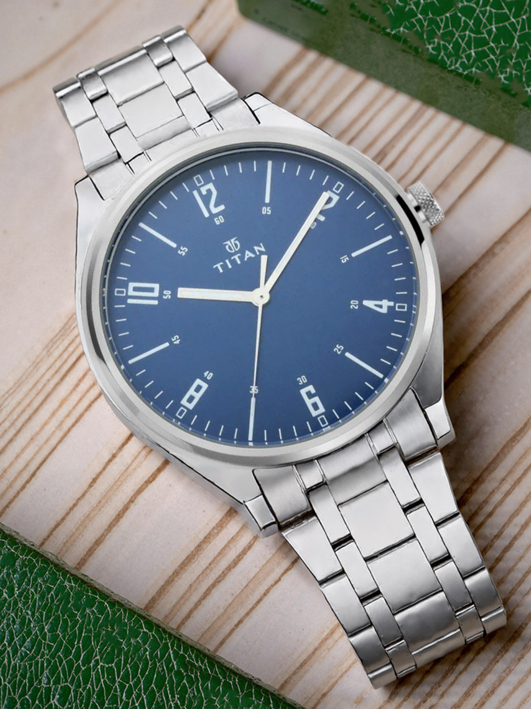 Titan Men Blue Analogue Watch 1802SM02