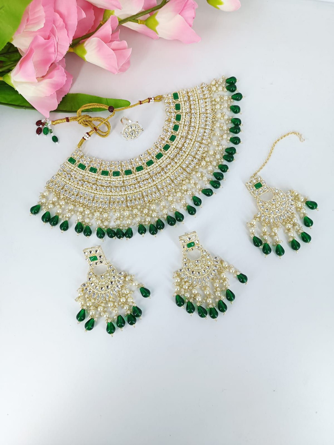 PADMAWATI BANGLES PVT LDT Gold-Plated Kundan-Studded & Beaded Jewellery Set