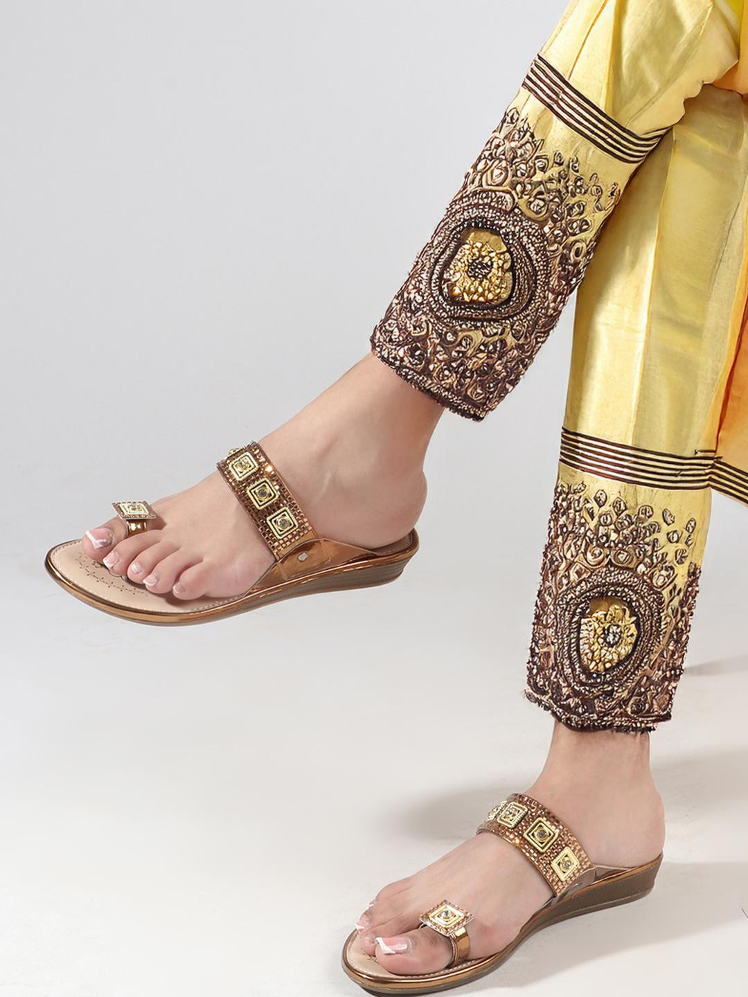 ALBELA Women Embellished copper Ethnic One Toe Flats