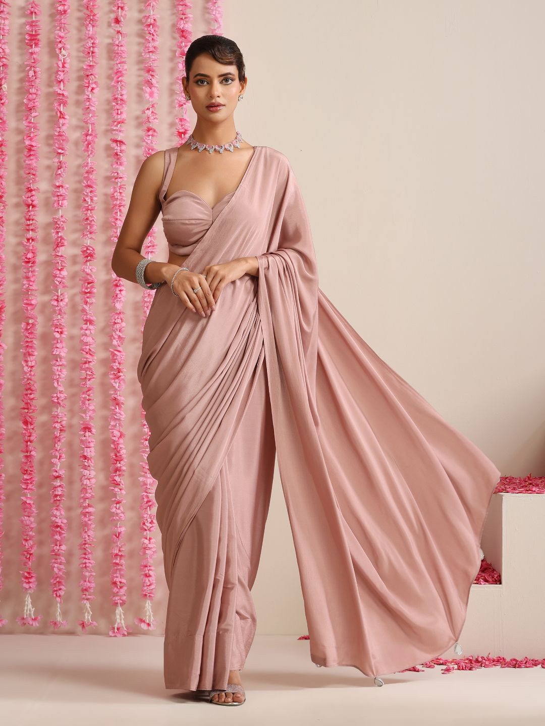 Swtantra Solid Pure Crepe Saree With Blouse Piece