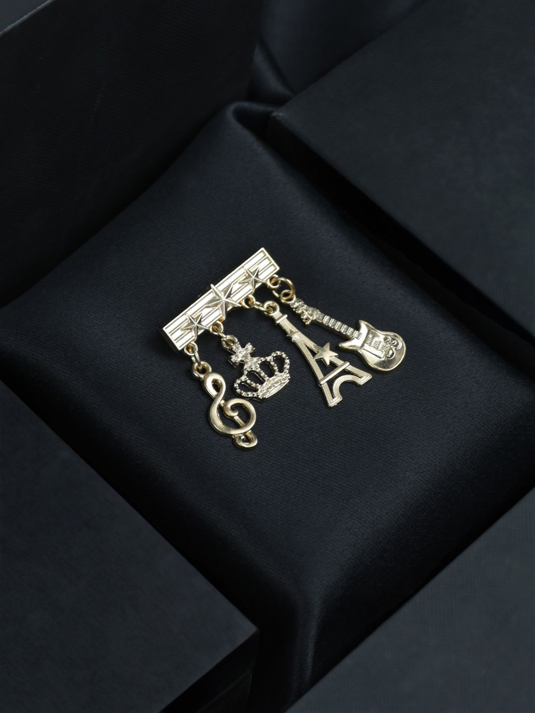 House of Pataudi Statement Gold-Plated Brooch
