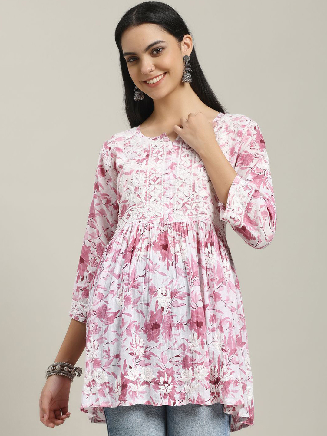 Fashionable Chikan Handikraft Women Floral Pure Cotton Embroidered Tunic