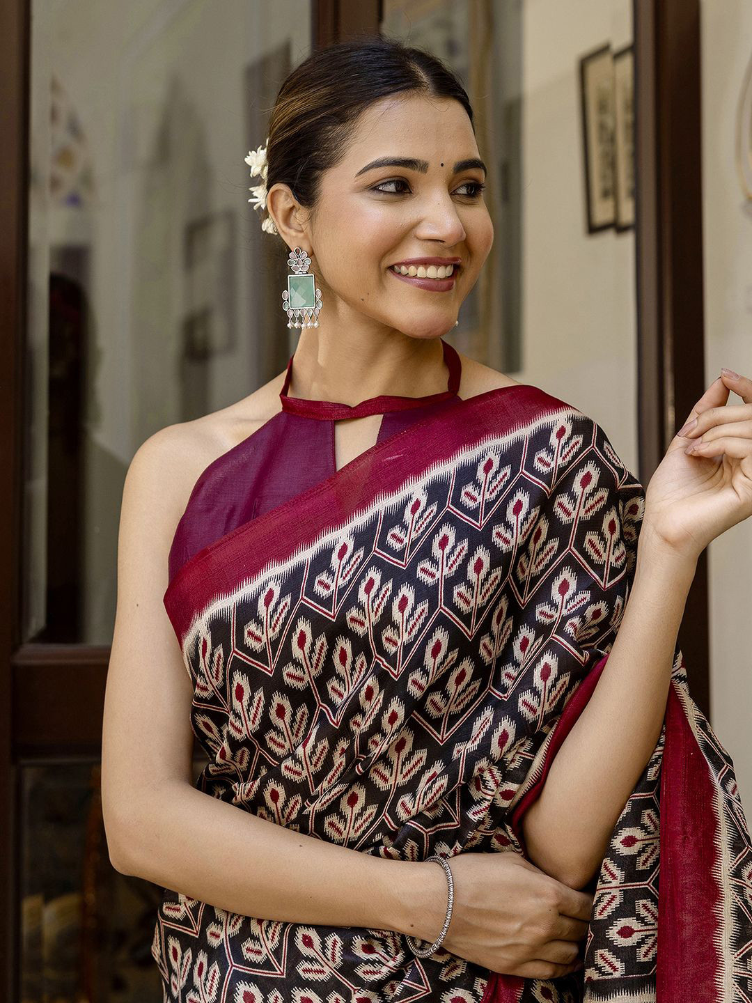 HERE&NOW Ethnic Motifs Printed Saree with Blouse Piece