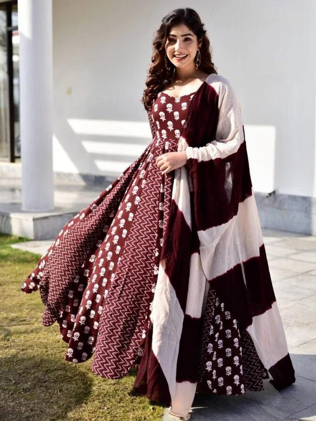 BRAVAL TEXTILE Women Printed Viscose Rayon Kurta Sets