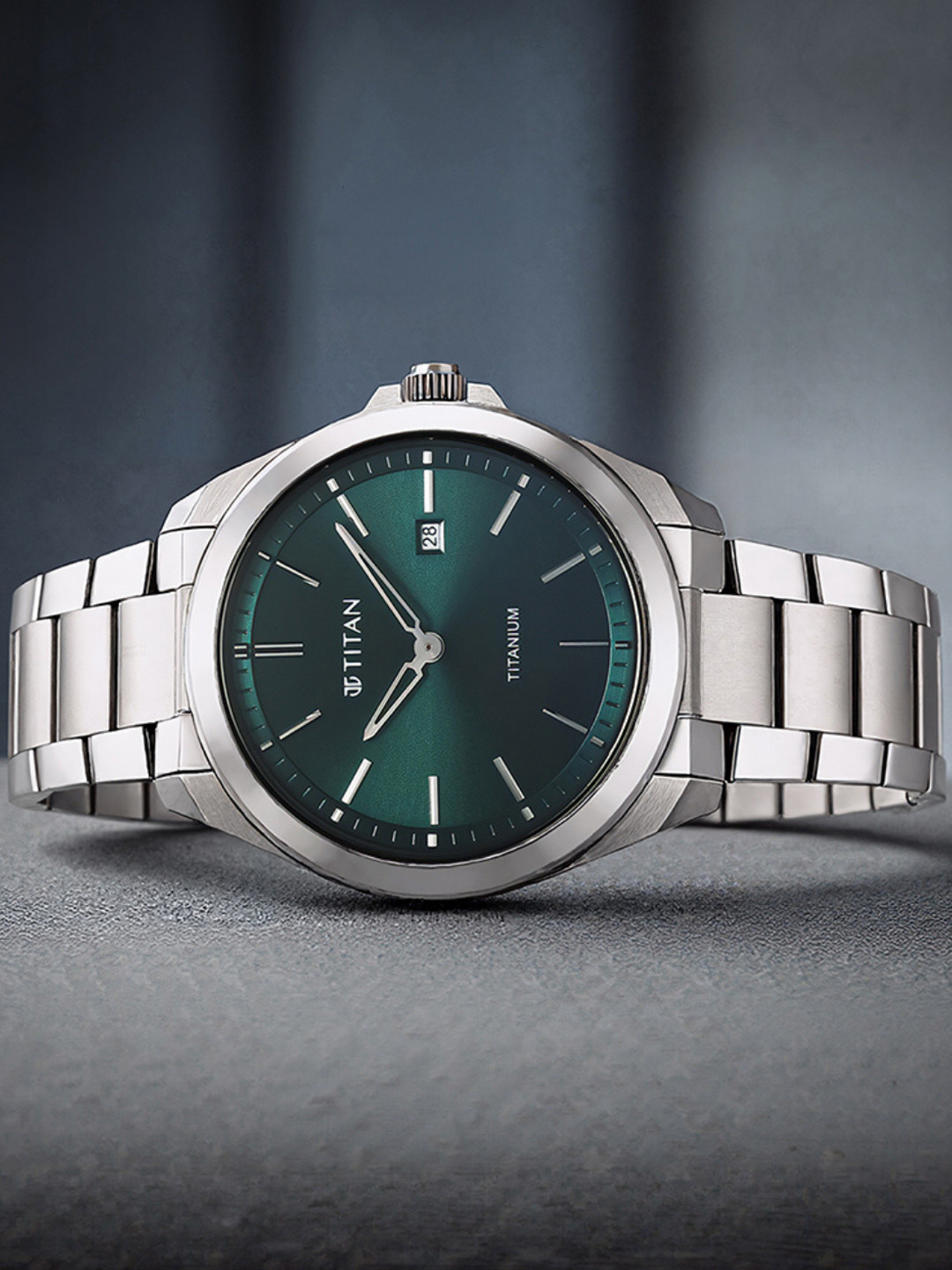 Titan Men Titanium Stainless Steel Straps Analogue Watch 90177TM02