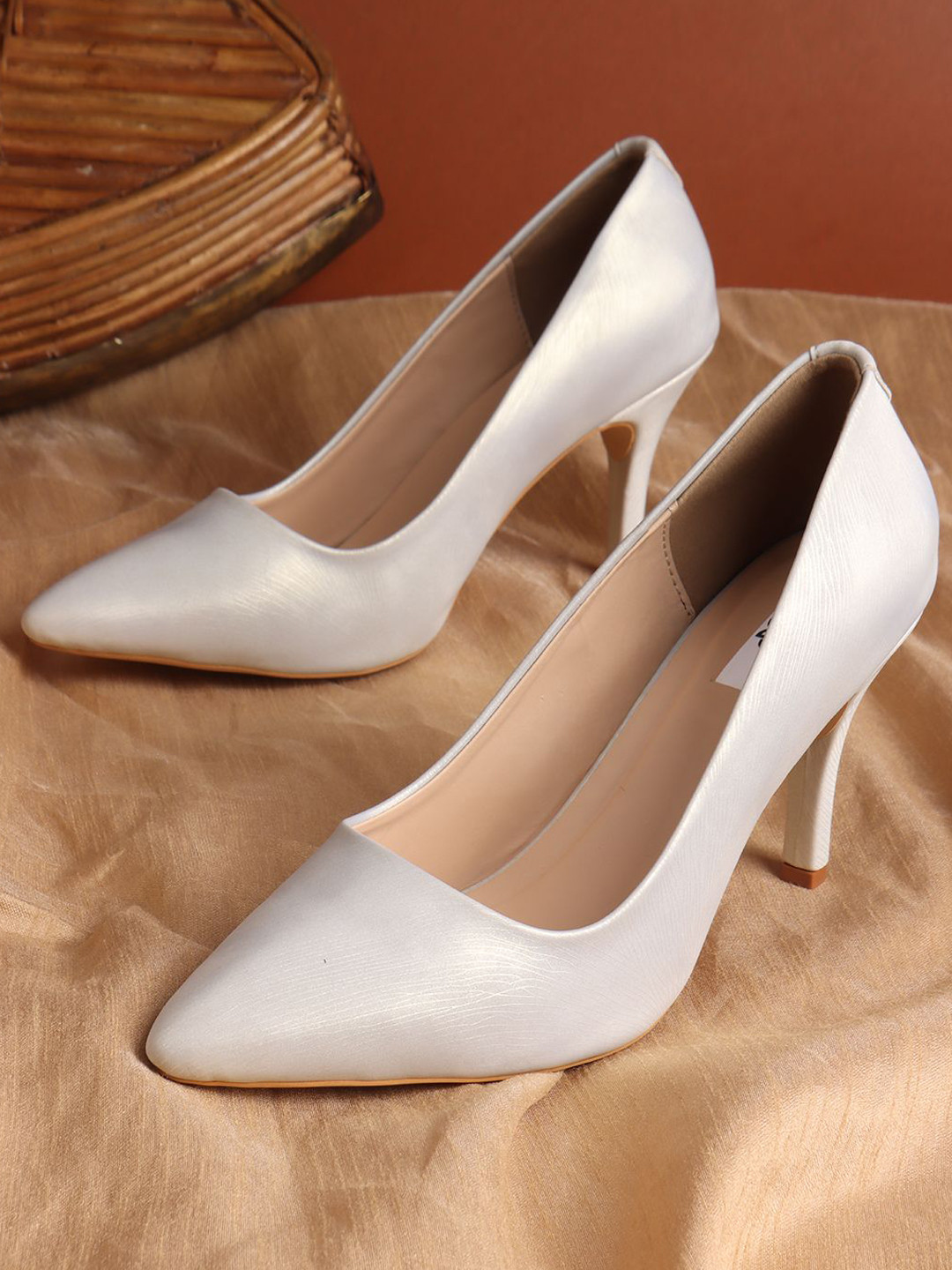THE WHITE POLE Trending Casual Slim Heel For Womens