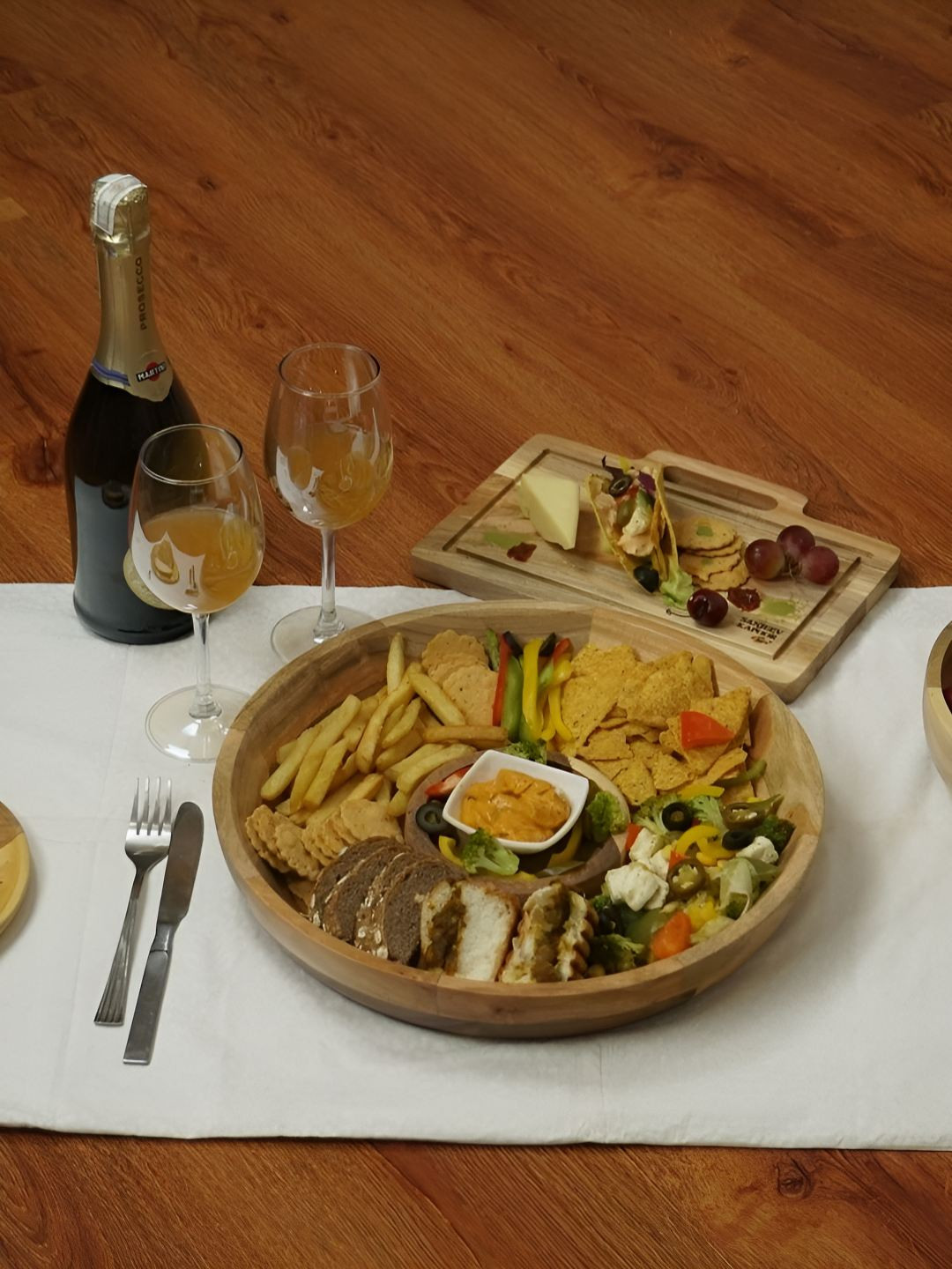 oggn Brown Wooden Food Platter