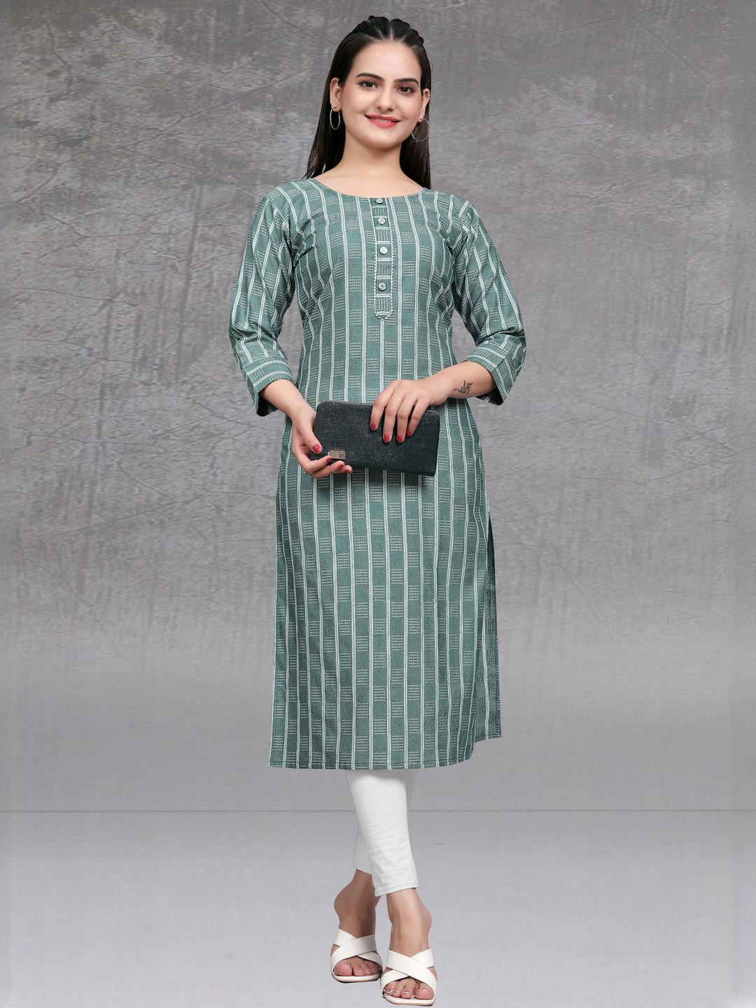 MANTRA DESIGNER Women  Green Viscose Rayon Kurtas