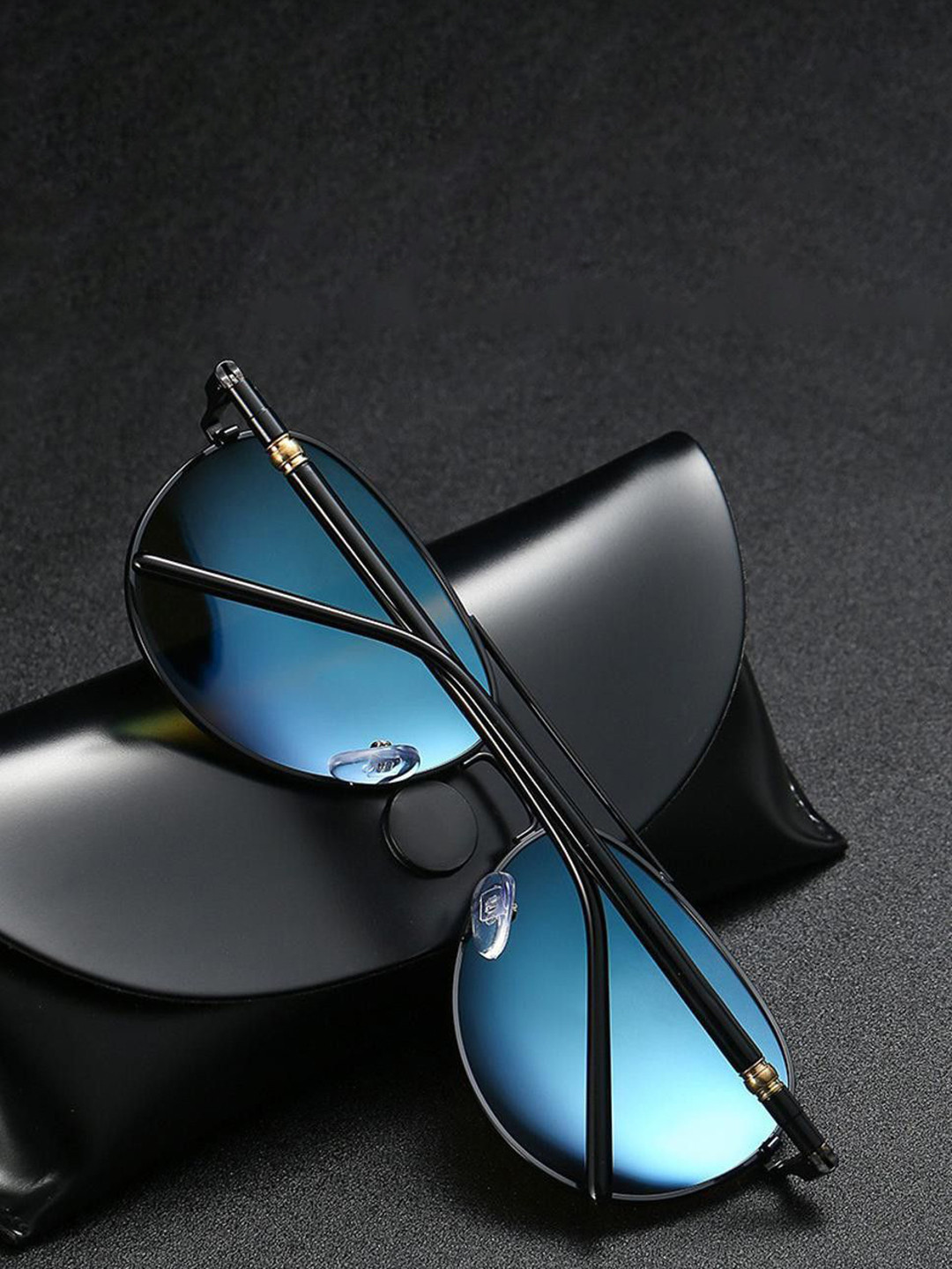 HAYDEN haiza Men Aviator Sunglasses with Polarised Lens BAVAI-1-black