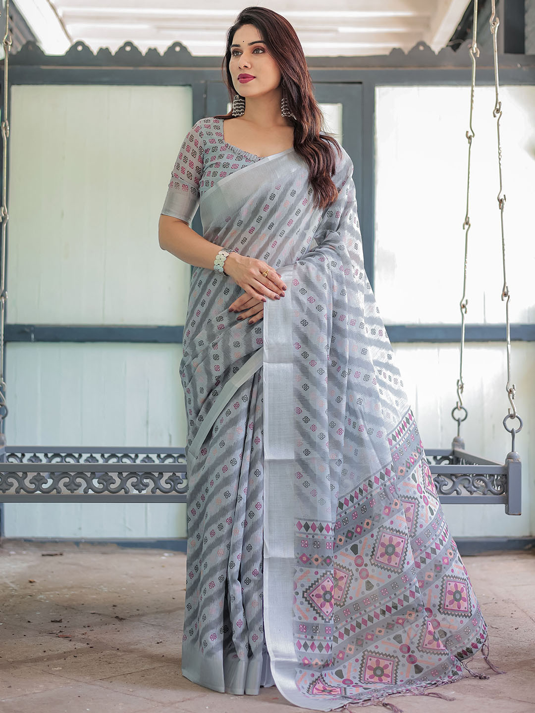 bansari textiles Ethnic Motifs Zari Linen Blend Designer Block Print Saree