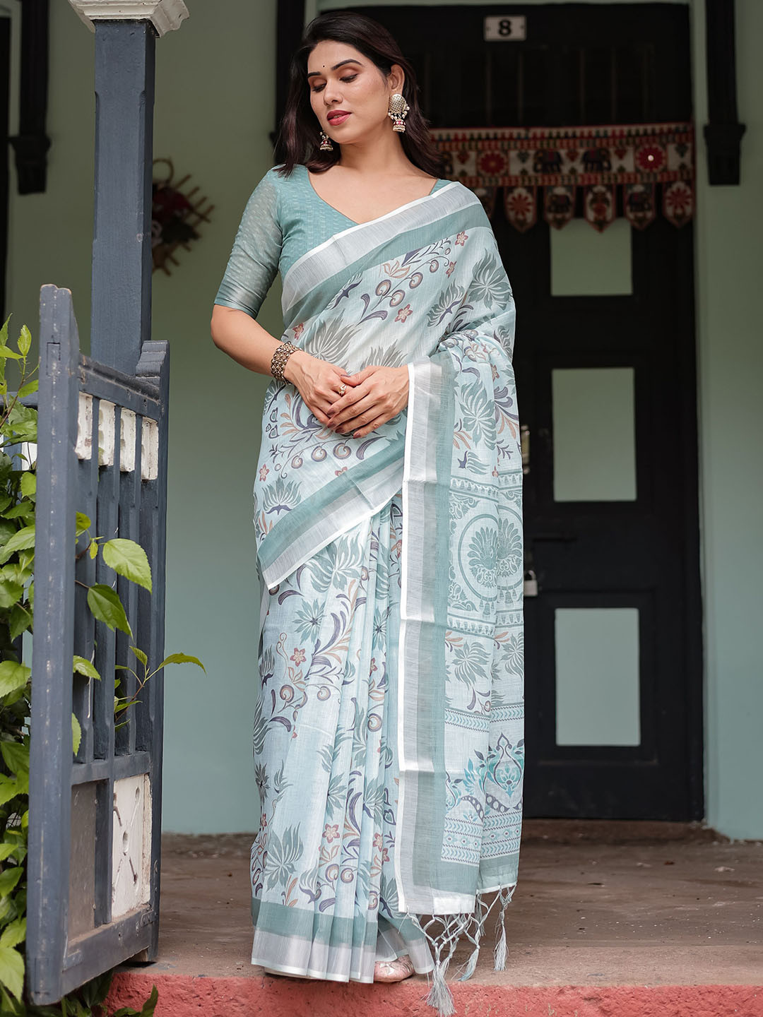 bansari textiles Ethnic Motifs Zari Linen Blend Designer Block Print Saree