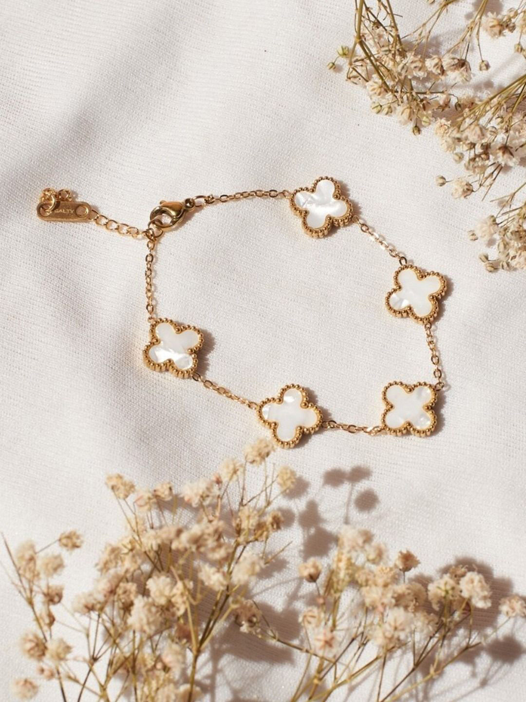 DressBerry Gold-Plated Stainless Steel Luxury Clover Link Bracelet