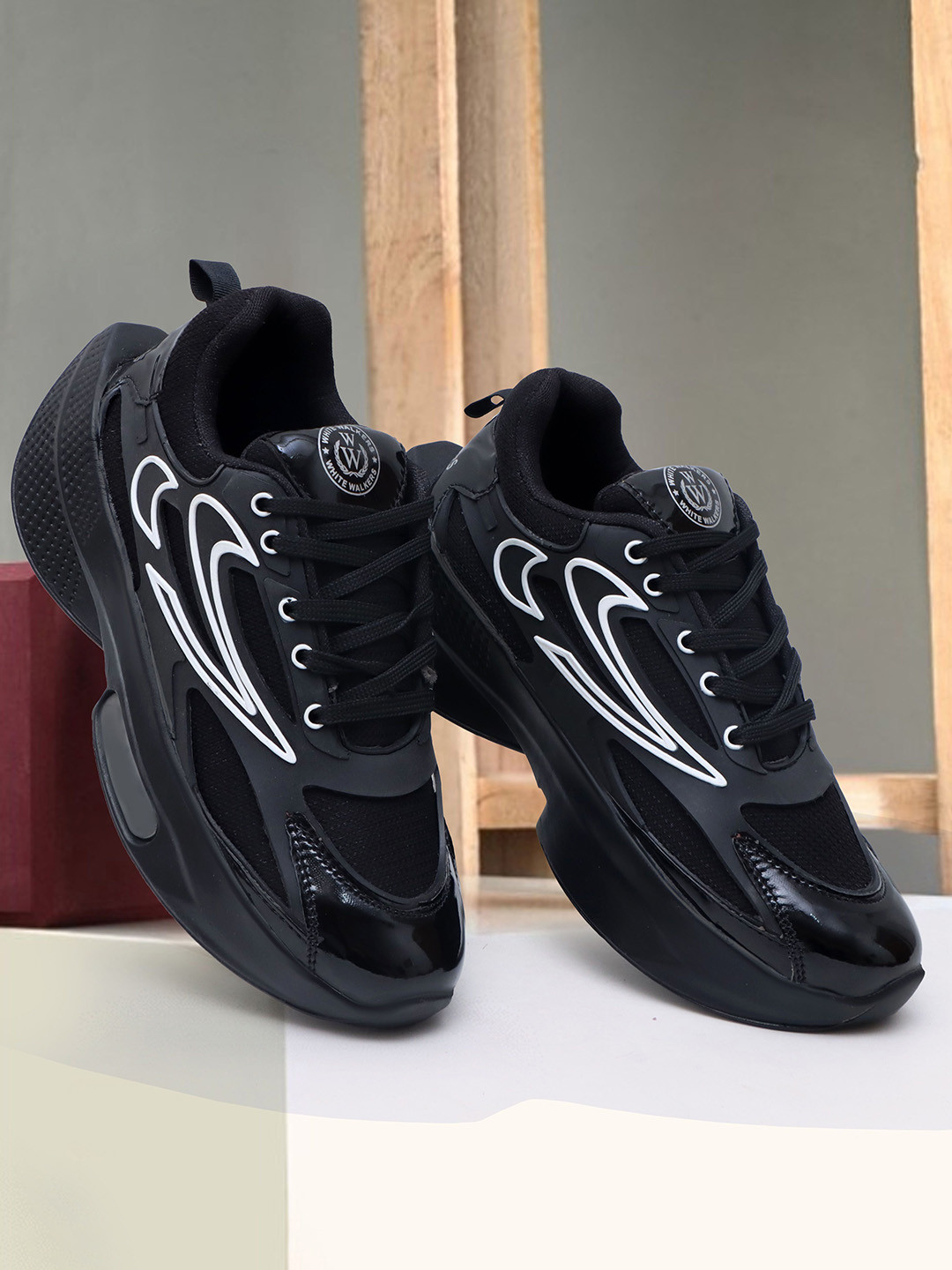 WHITE WALKERS Ultrasoft Sports Men Mesh Round Toe Sneakers